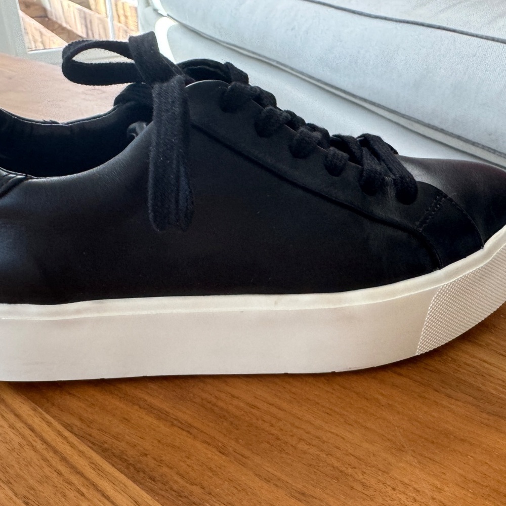 Woman's -Vince - Black Leather Benfield Leather Platform Sneaker (size - 6) - Picture 15 of 16